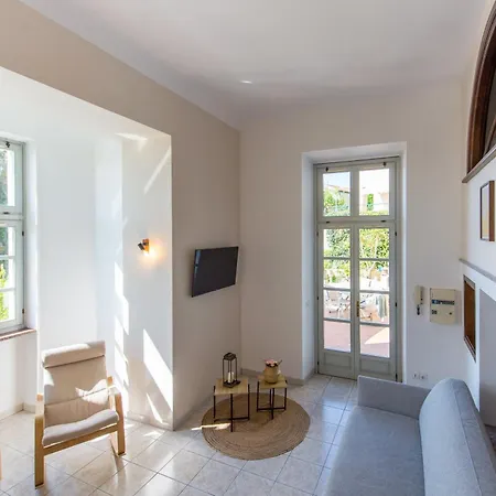 Oliviers -agreable 2 Pieces Dans Maison Bourgeoise