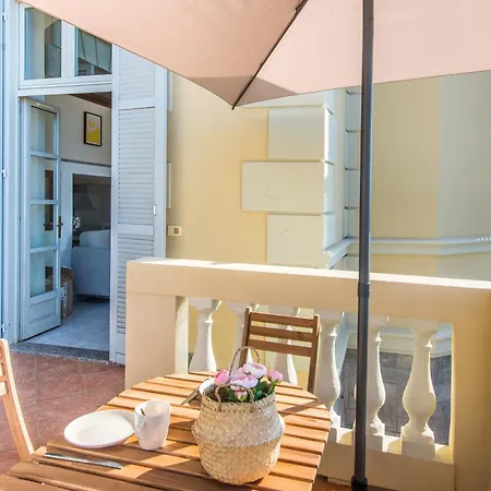 Апартаменти Oliviers -agreable 2 Pieces Dans Maison Bourgeoise Мантон