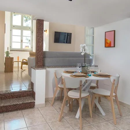 Oliviers -agreable 2 Pieces Dans Maison Bourgeoise * Ментона