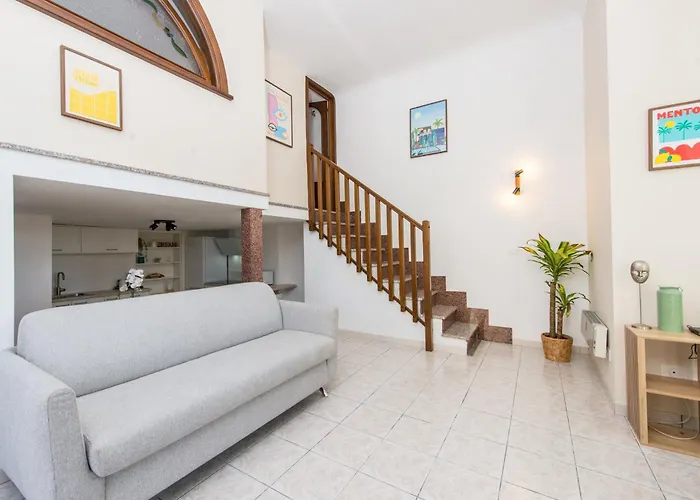 Oliviers -agreable 2 Pieces Dans Maison Bourgeoise 멍똥